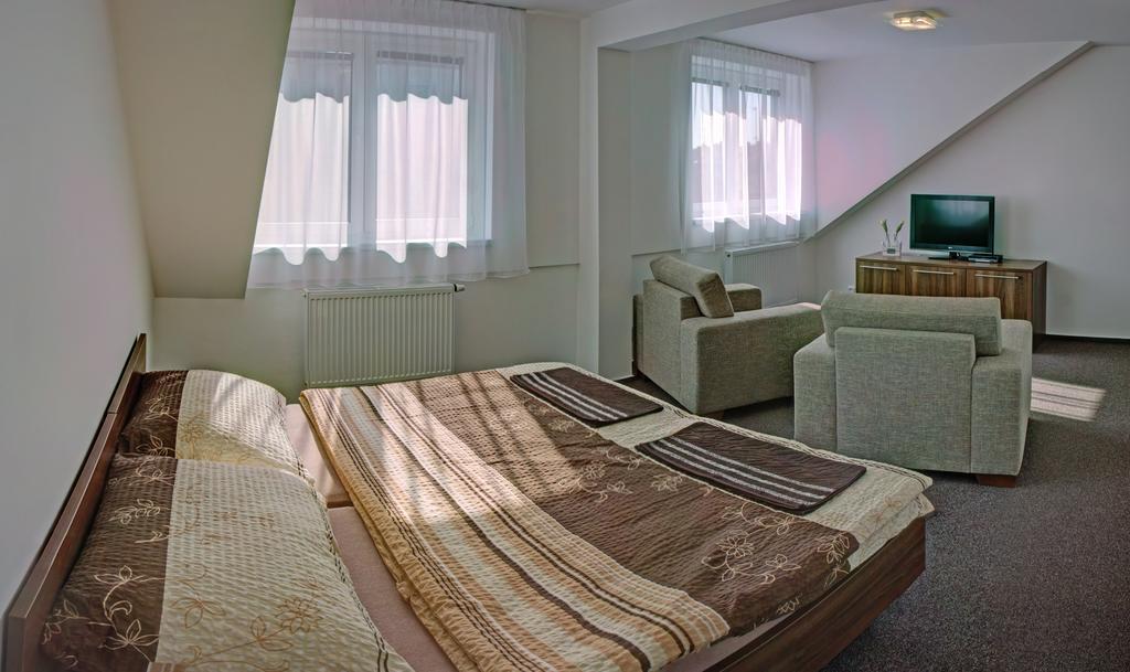 Penzion Na Dlouhé Uherské Hradiště Zimmer foto